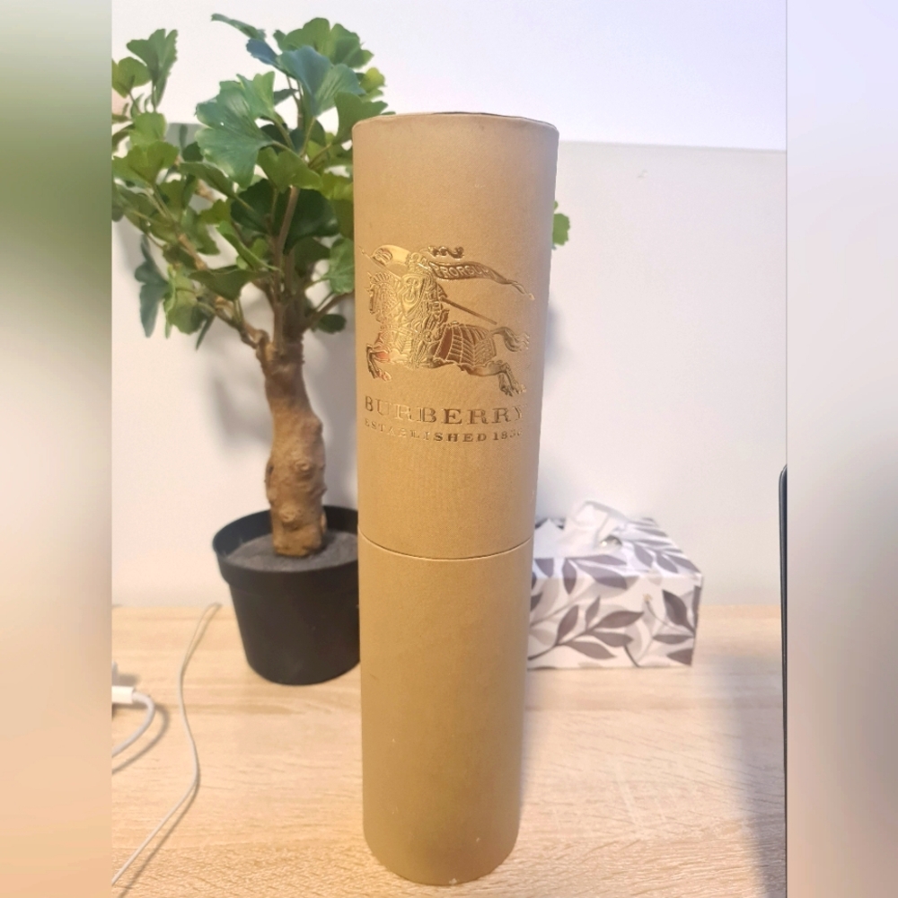 Burberry scarf box
